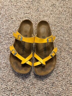 Birkenstock Mayari yellow leather sandals sz. 40